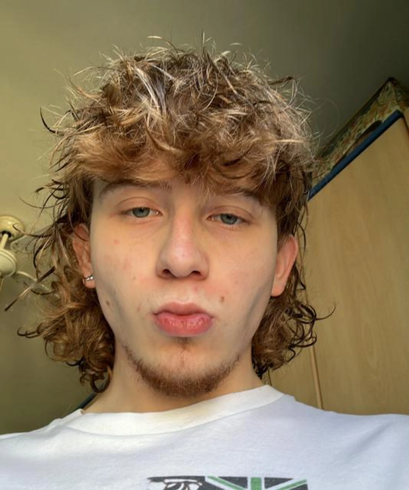ShinyyRedBoy